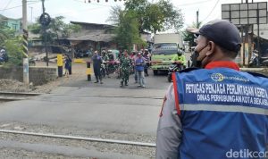 AKSI