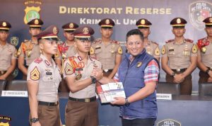 HUKUM