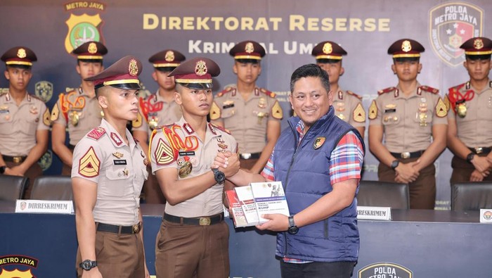 HUKUM